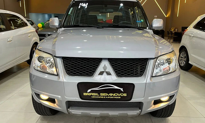 Mitsubishi Pajero Tr...