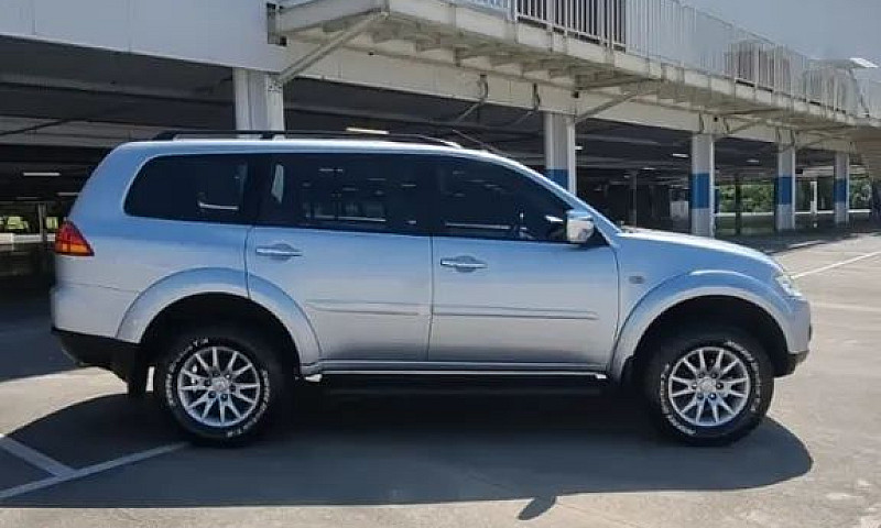 Mitsubishi Pajero Da...