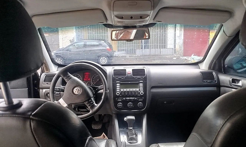 Volkswagen Jetta 2.5...