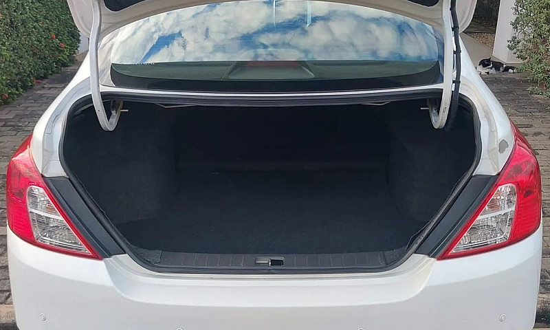 Nissan Versa Sv 1.6 ...