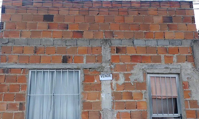 Vende-Se Casa No Bai...