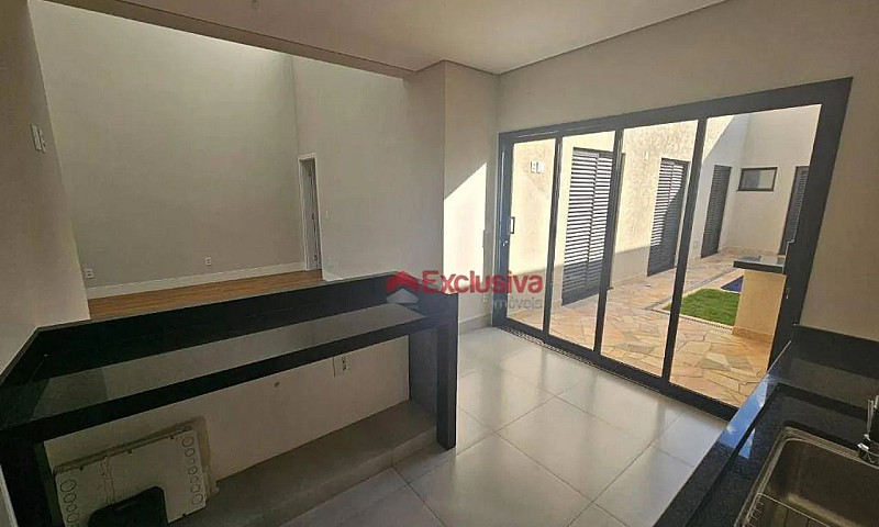 Casa Com 3 Dormitóri...