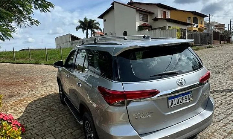 Toyota Hilux Sw4 Srx...