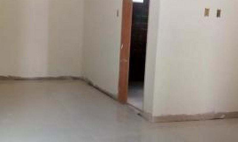Casa À Venda Com 4 D...