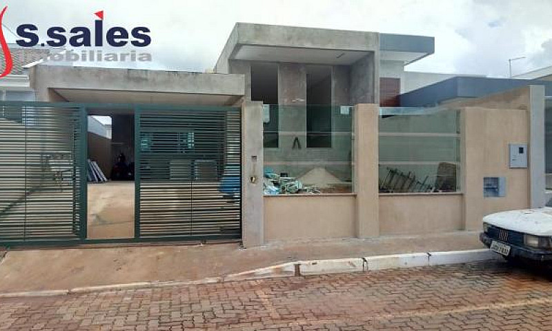 Casa À Venda Com 4 D...