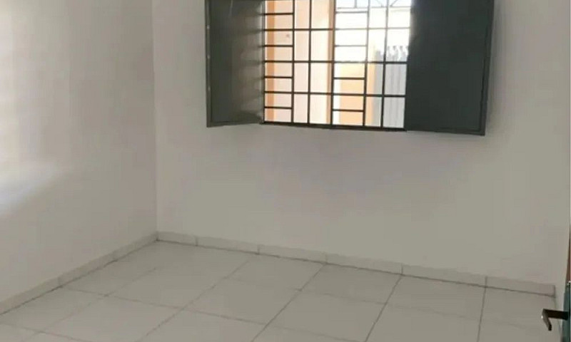 Casa Recém Reformada...