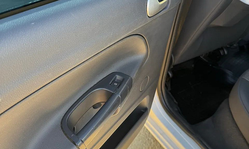 Volkswagen Gol Geraç...