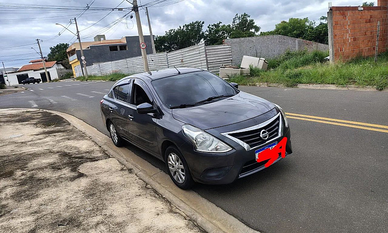 Nissan Versa S 1.0 1...