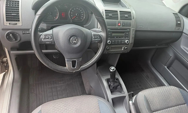 Volkswagen Polo Sed....