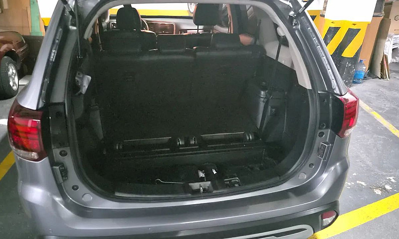 Mitsubishi Outlander...