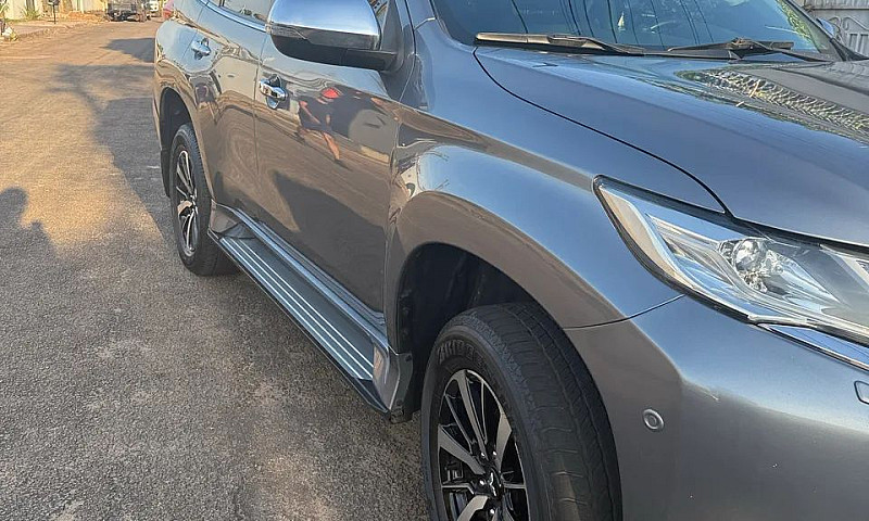Mitsubishi Pajero Sp...