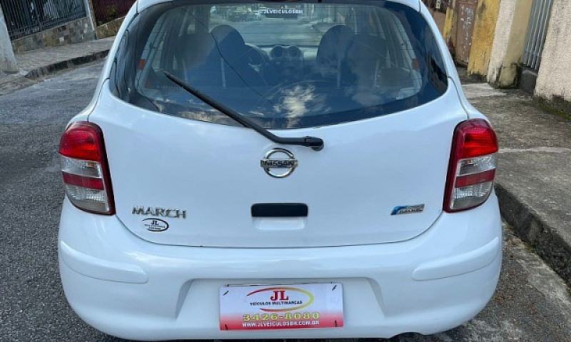 Nissan March S 1.0 2...