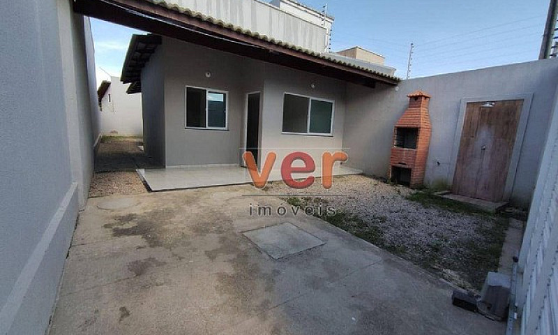 Casa Com 2 Dormitóri...