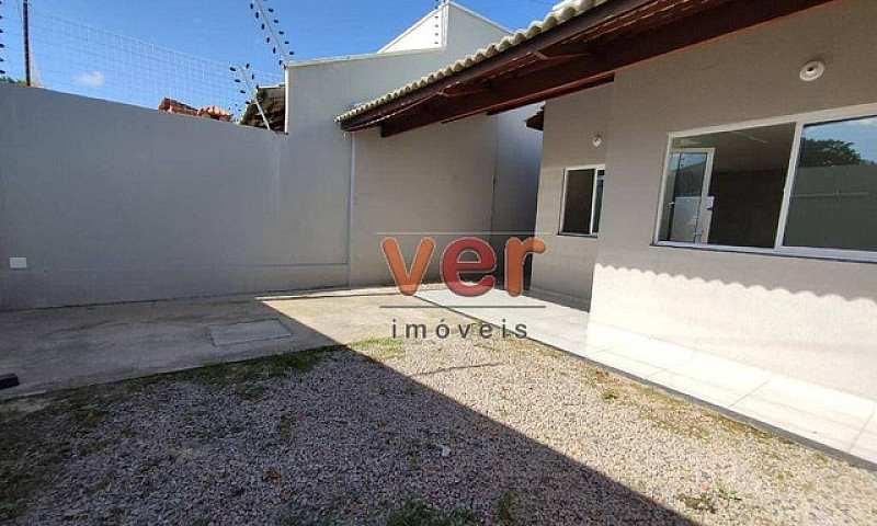 Casa Com 2 Dormitóri...