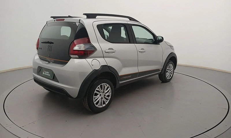 Fiat Mobi Trekking 1...