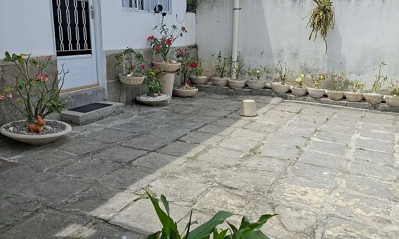 Alugo Casa Condomíni...