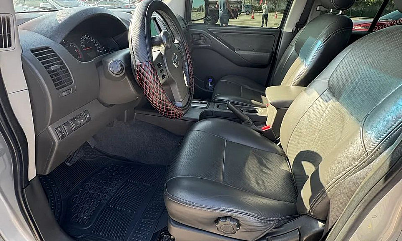 Nissan Frontier Le A...