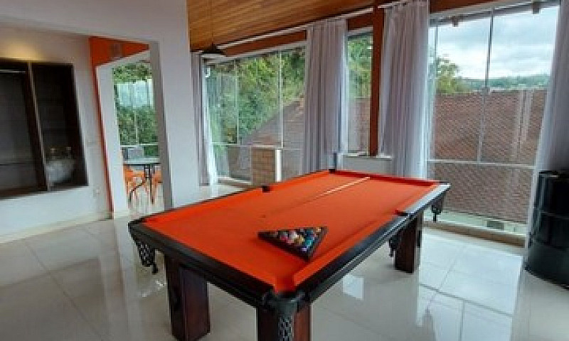 Casa Com 4 Dormitóri...