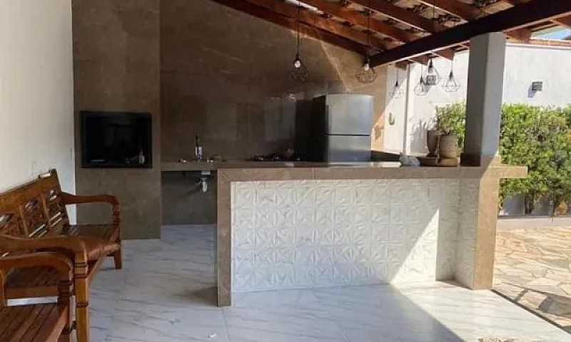 Bela Residência Entr...