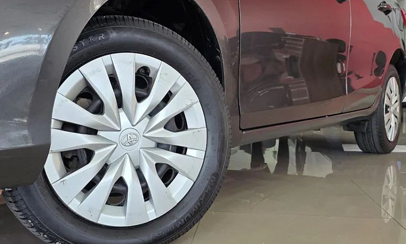 Toyota Yaris Xl Seda...