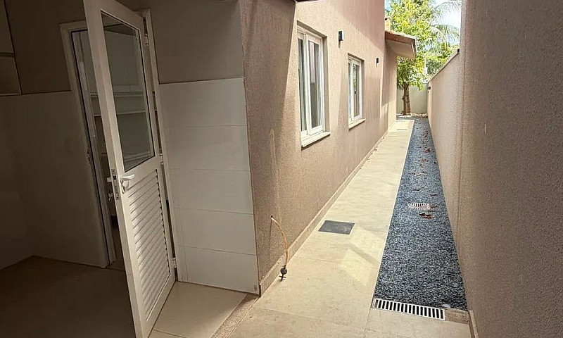 Casa Terrea Com 3 Su...