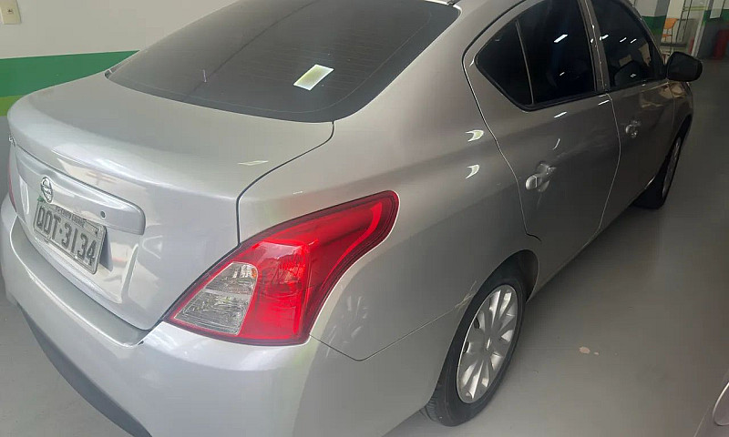 Nissan Versa 1.0 12V...