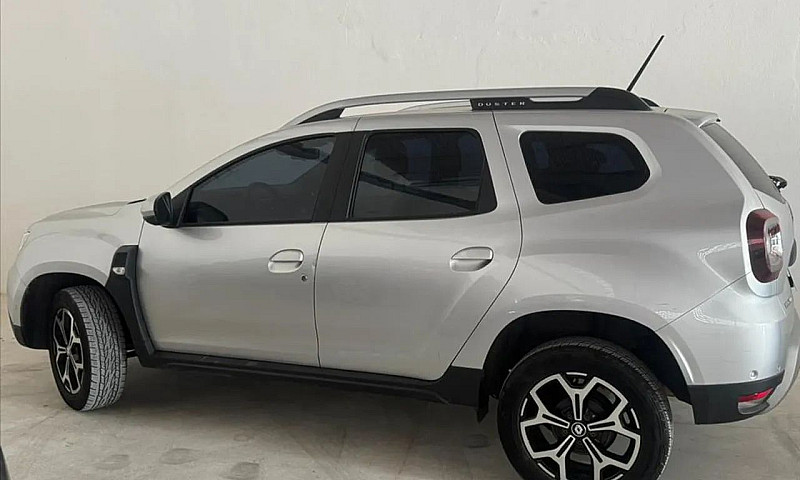 Renault Duster Iconi...