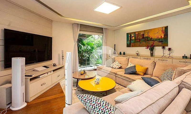 Casa Com 4 Suítes À ...