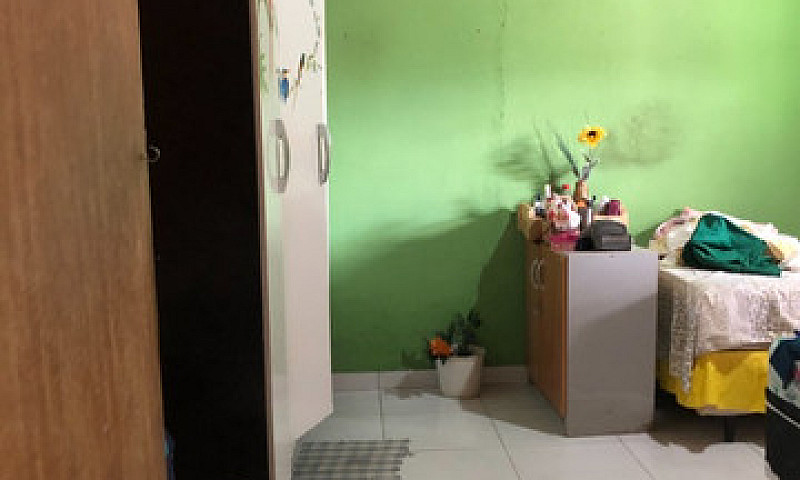 Casa - 02 Quartos - ...