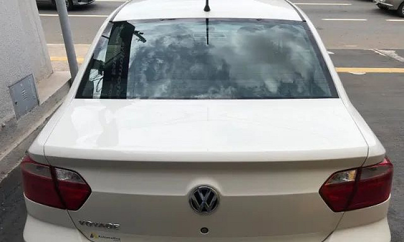 Volkswagen Voyage 1....