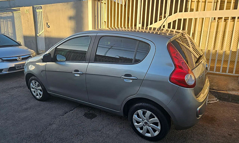 Fiat Palio Attractiv...