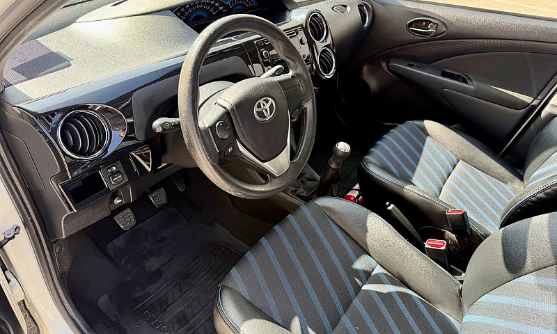 Toyota Etios Xs 1.5 ...
