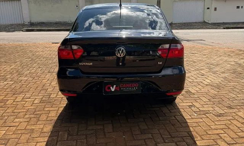 Volkswagen Voyage 1....