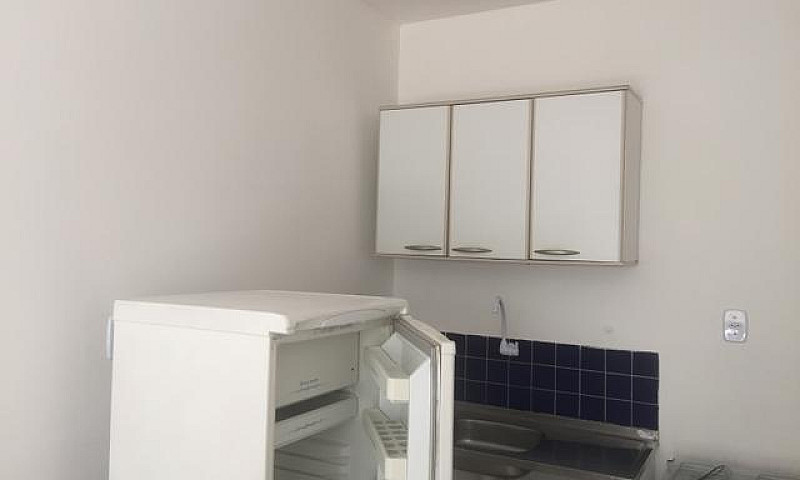 1/4 Quarto Mobiliado...