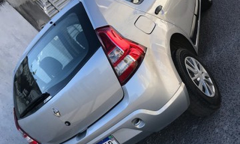 Vendo Sandero 1.0 11...