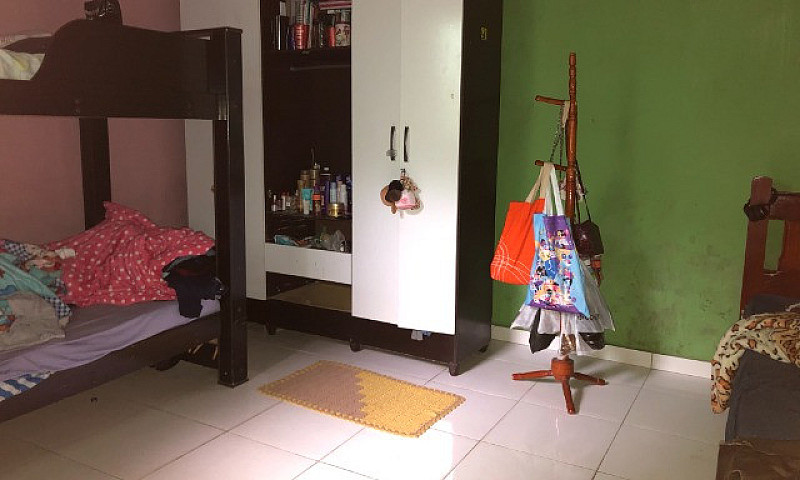 Casa - 02 Quartos - ...