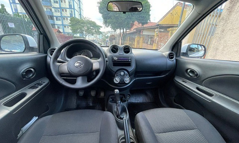 Nissan March S 1.0 2...
