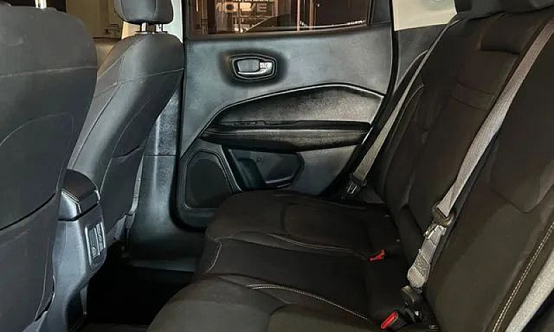 Jeep Compass Sport 2...