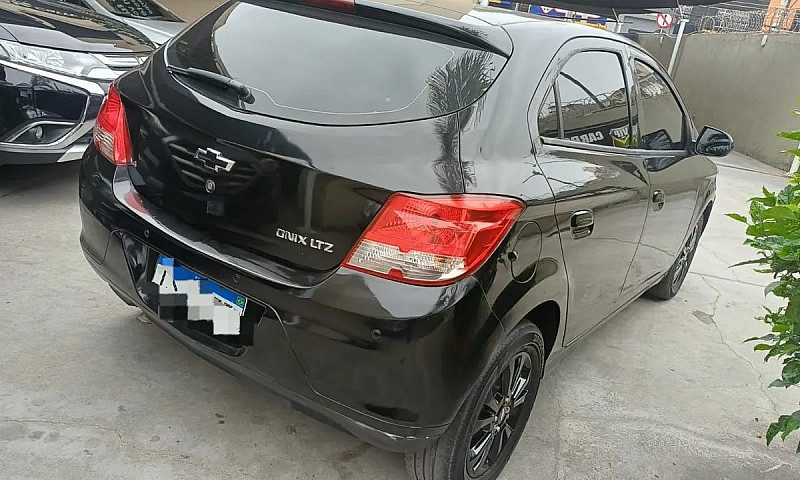 Chevrolet Onix Hatch...