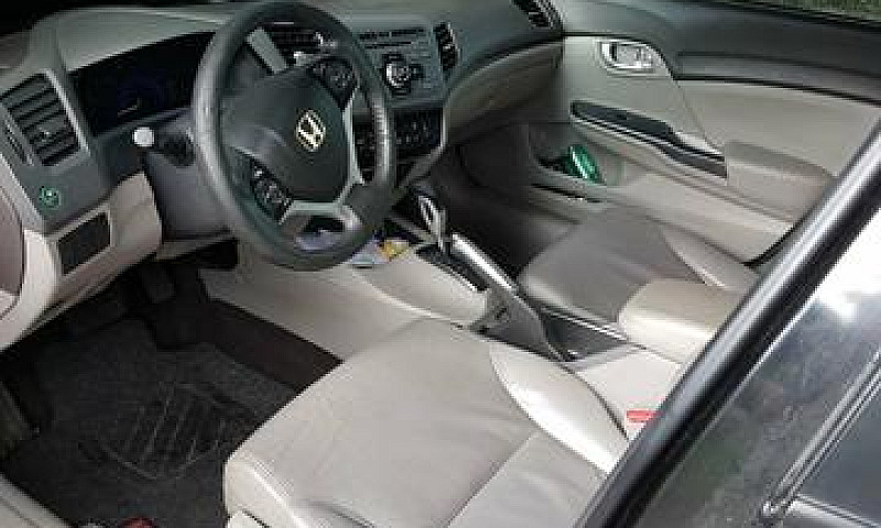 Honda Civic 1.8 2012...