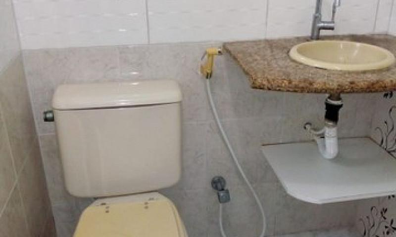 Aluga-Se Uma Kitnet ...
