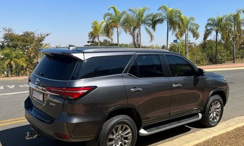Toyota Hilux Sw4 - S...