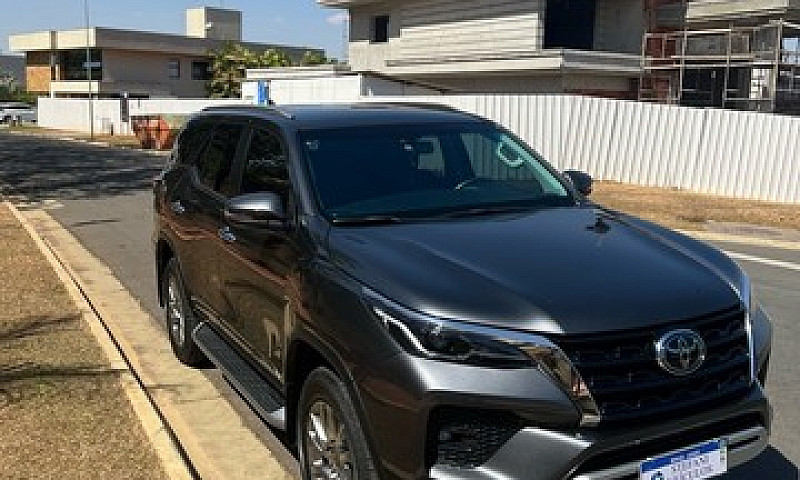 Toyota Hilux Sw4 - S...
