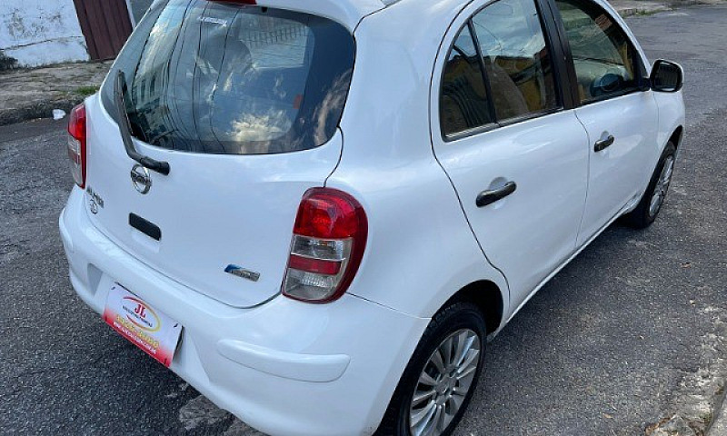 Nissan March S 1.0 2...