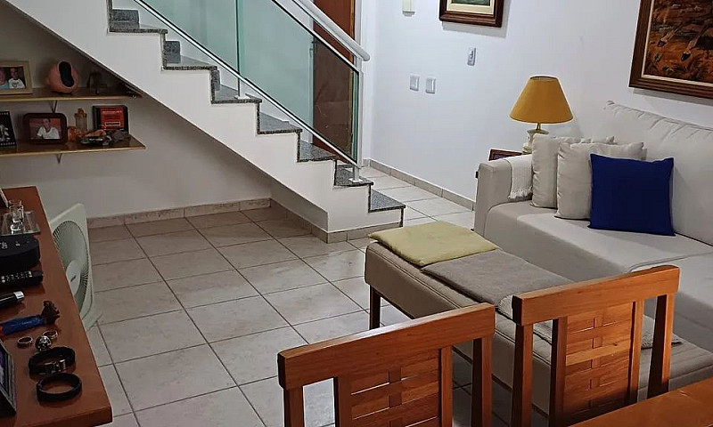 Excelente Casa Tripl...