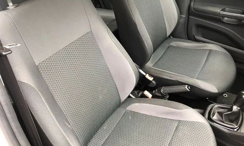 Volkswagen Voyage 1....