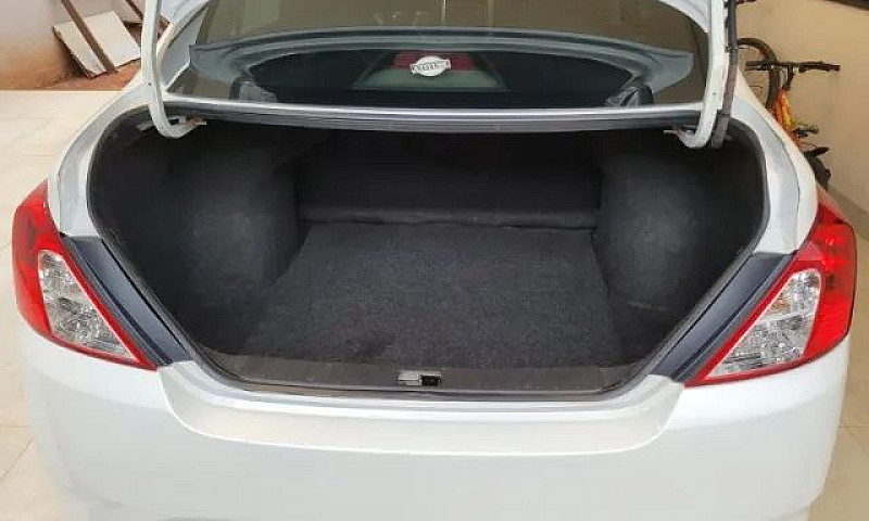 Nissan Versa Unique ...