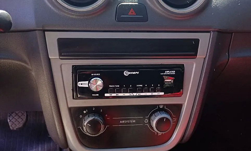 Volkswagen Saveiro 1...