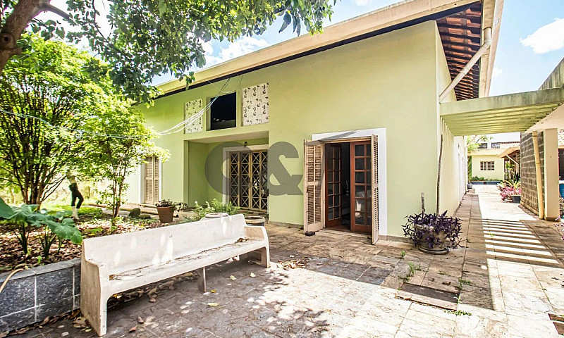 Casa Térrea - À Vend...