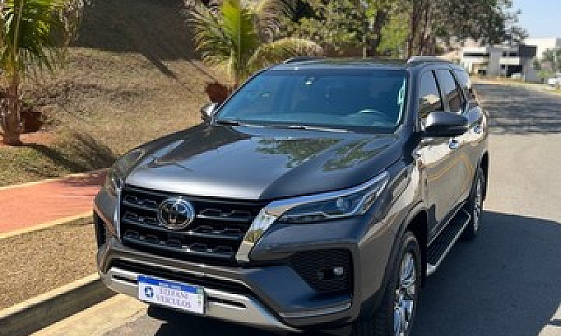 Toyota Hilux Sw4 - S...